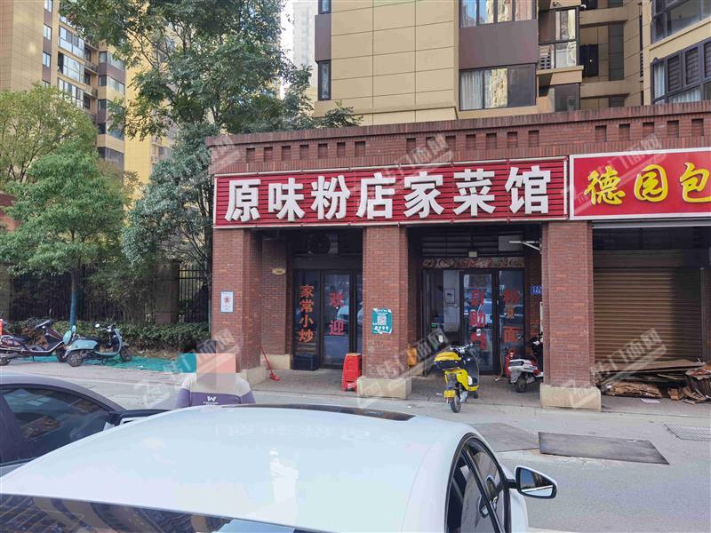 急转万人高档小区临街75㎡盈利餐饮店转让