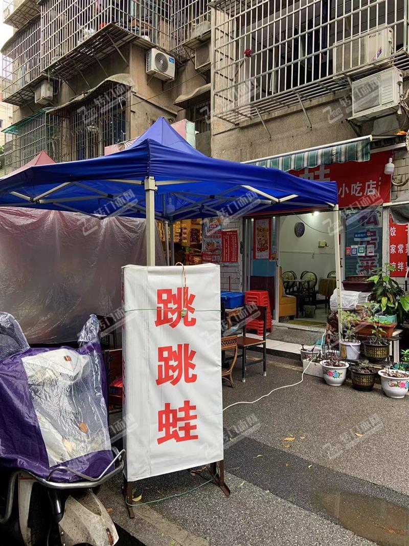 捡漏诚心转让锦泰广场荷花园60平餐饮店