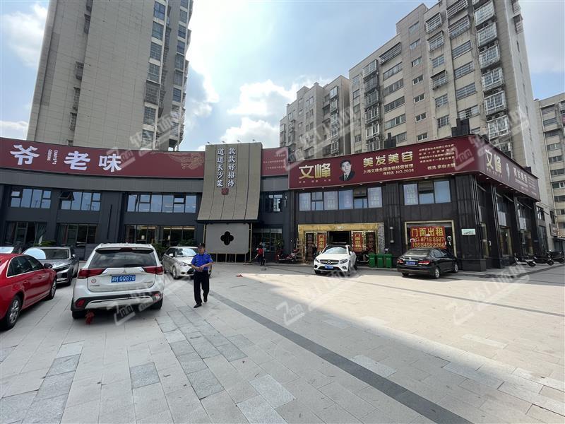 长丰地铁口800平场地房东直租（无行业限制）